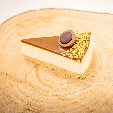 Cheesecake slaný karamel řez